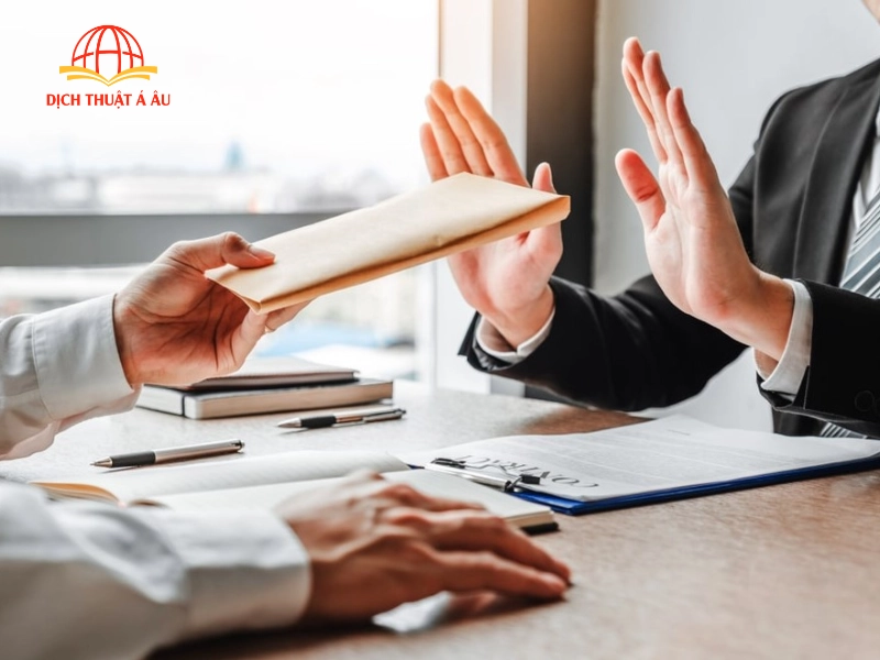Vì sao nhiều bản dịch công chứng tiếng Lào vẫn bị cơ quan chức năng từ chối