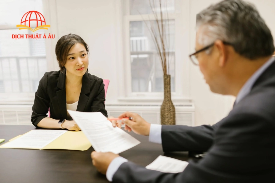 Báo Giá Phiên Dịch Tiếng Anh Theo Giờ: Cách Tính Chi Phí Minh Bạch Và Tối Ưu Ngân Sách
