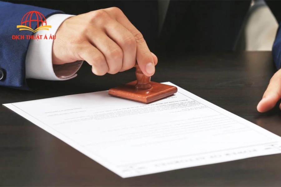 Dịch Thuật Công Chứng Là Gì? Hướng Dẫn Phân Biệt Và Chuẩn Bị Hồ Sơ Để Không Bị Trả Lại