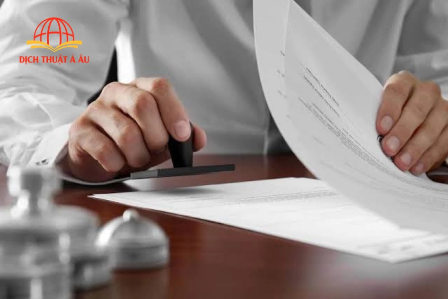 Dịch thuật công chứng tiếng Anh: Quy trình chuẩn để hồ sơ được chấp nhận ngay lần đầu